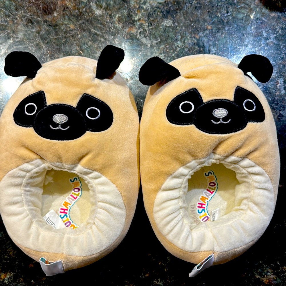 Squishmallow Panda slippers - Kids Sz 3
